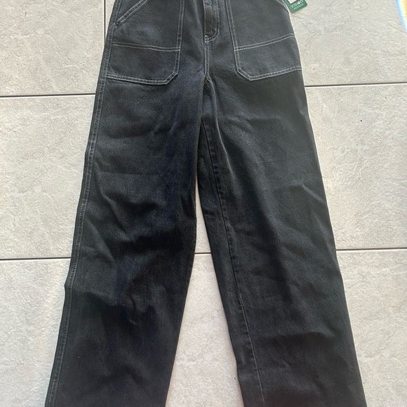 Black High-Waisted Jeans - Picture 1 of 4